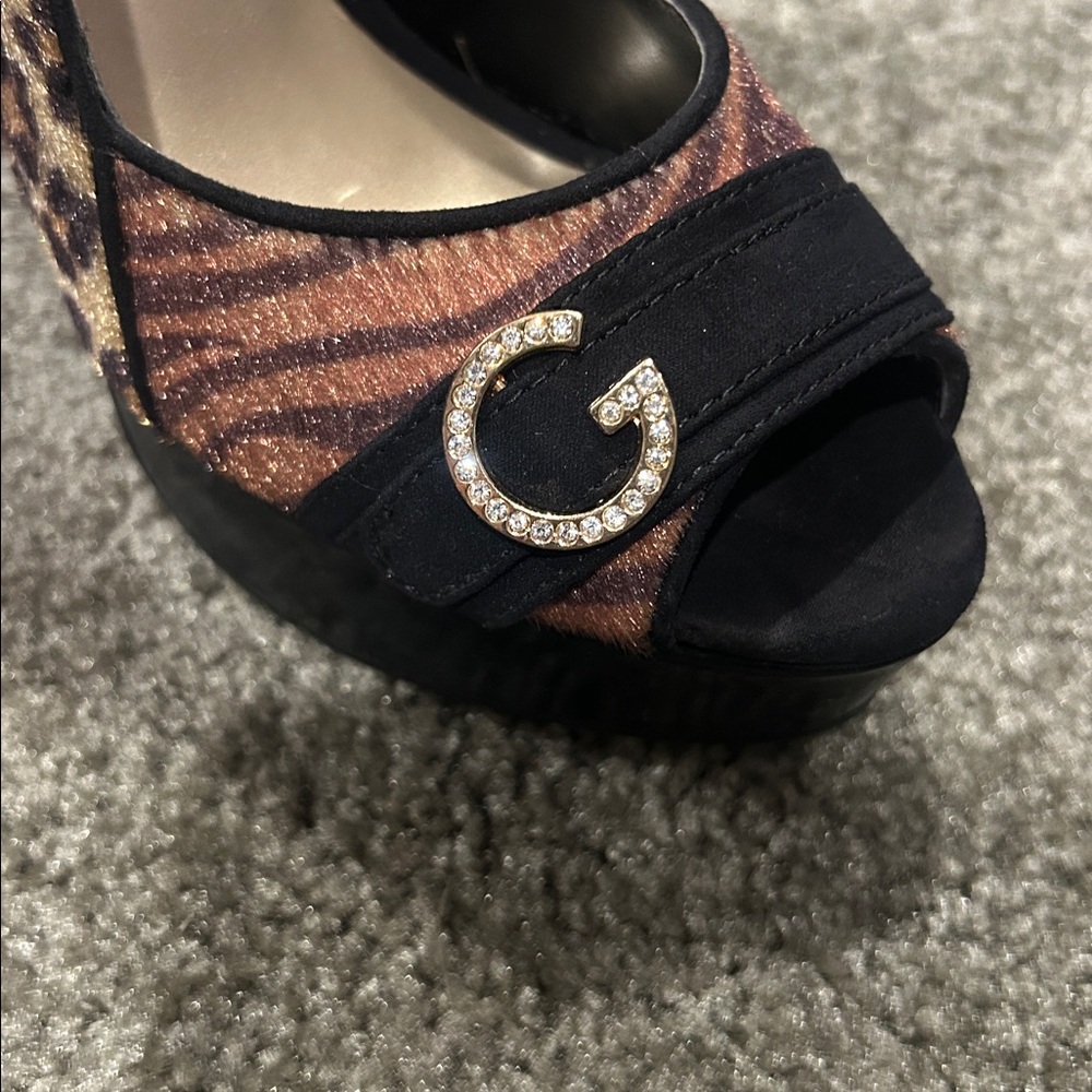 G by GUESS Platform Heels Sz 7 - Picture 4 of 5